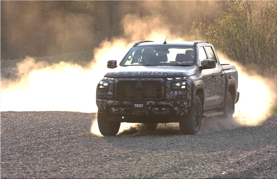 2024 Mitsubishi L200
