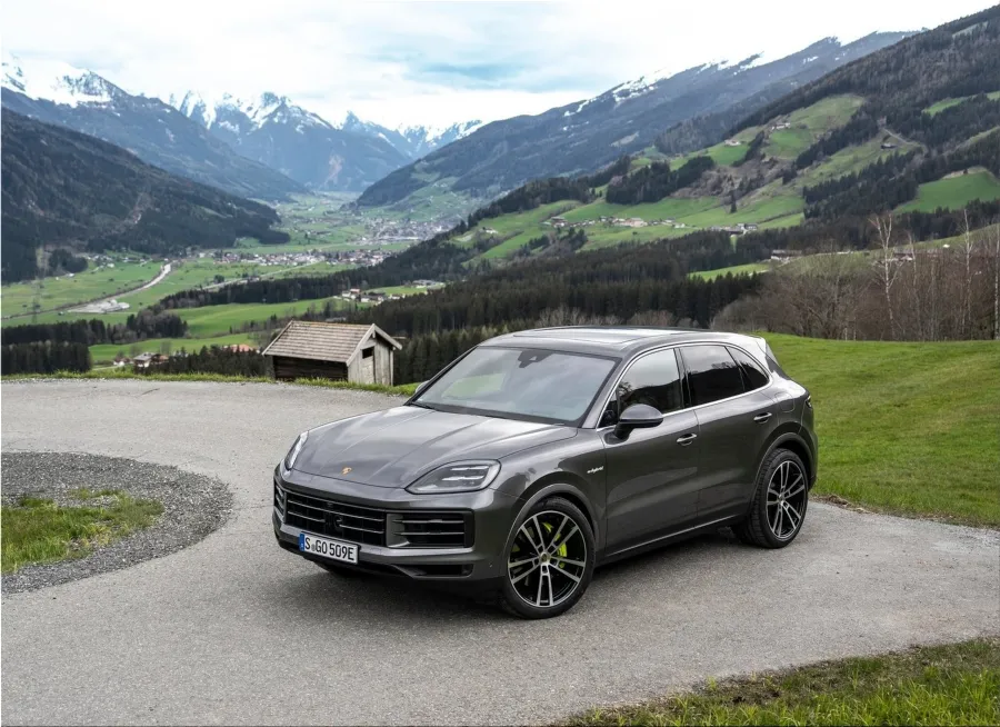 2024 Porsche Cayenne E-Hybrid