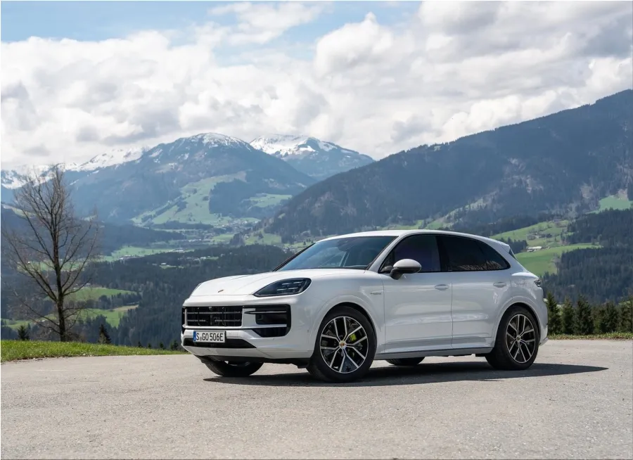 2024 Porsche Cayenne E-Hybrid