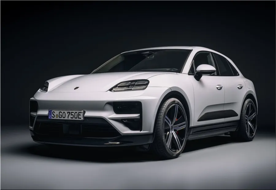 2025 Porsche Macan Turbo