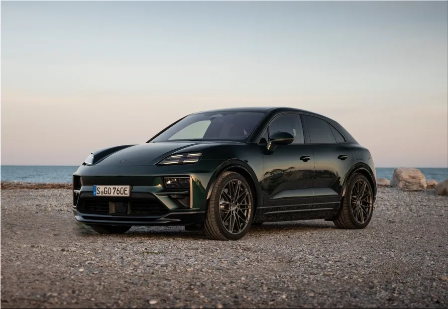 2025 Porsche Macan Turbo