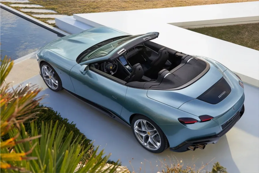 Ferrari Roma Spider
