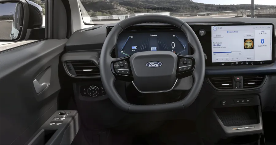 Ford E-Tourneo Courier