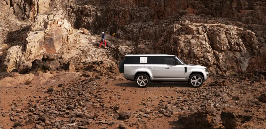 Land Rover Defender 130