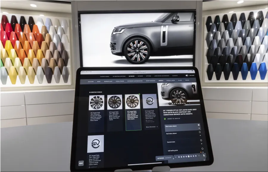 Range Rover offers more customization options with the SV Bespoke service