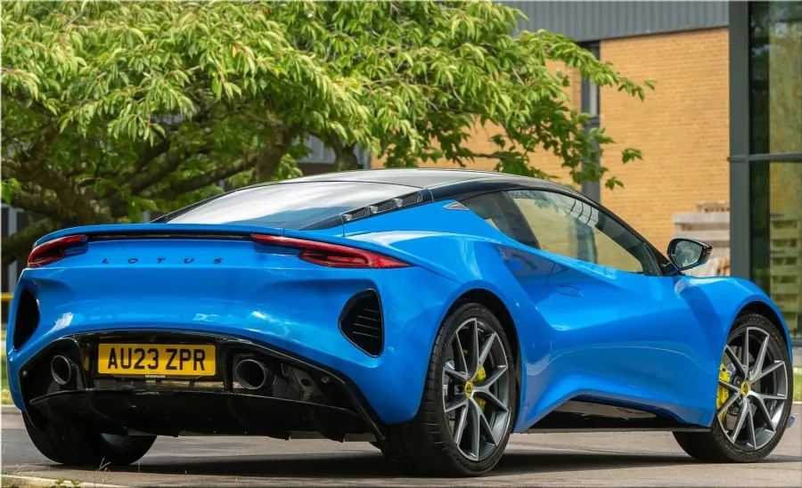 Lotus Emira i4