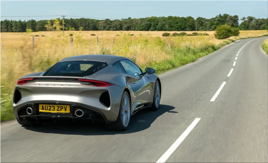 Lotus Emira i4