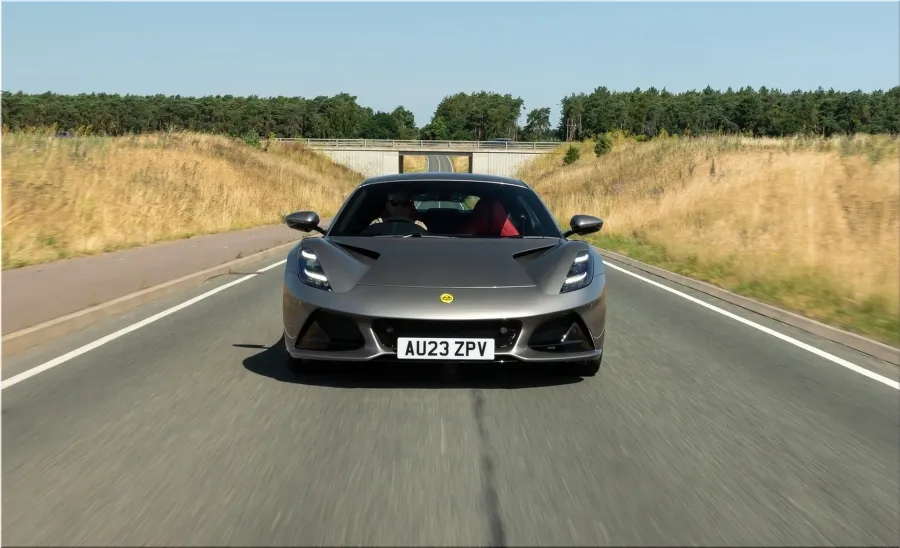 Lotus Emira i4