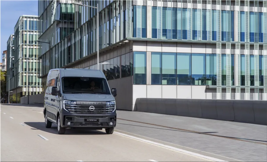 2025 Nissan Interstar van
