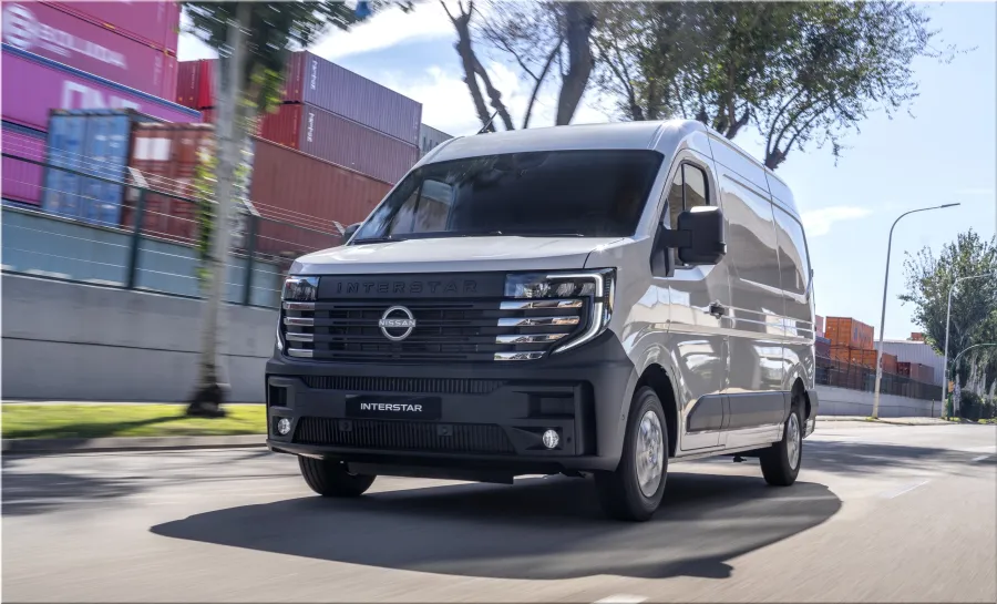 2025 Nissan Interstar van