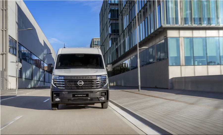 2025 Nissan Interstar van