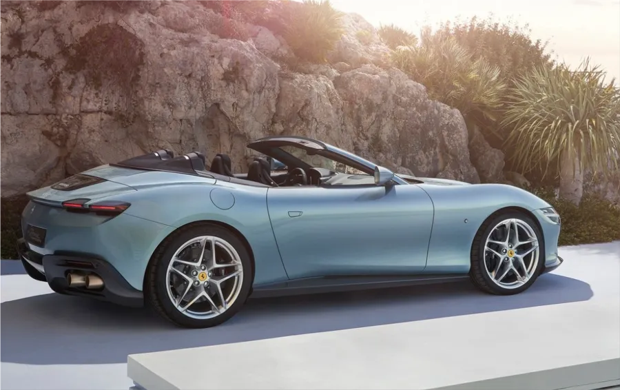 Ferrari Roma Spider