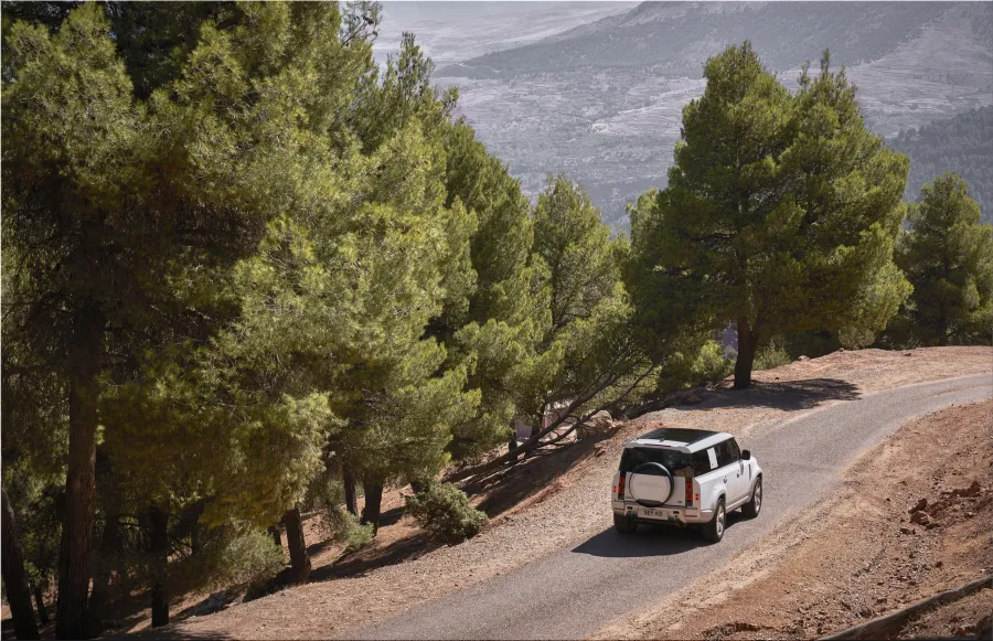 Land Rover Defender 130