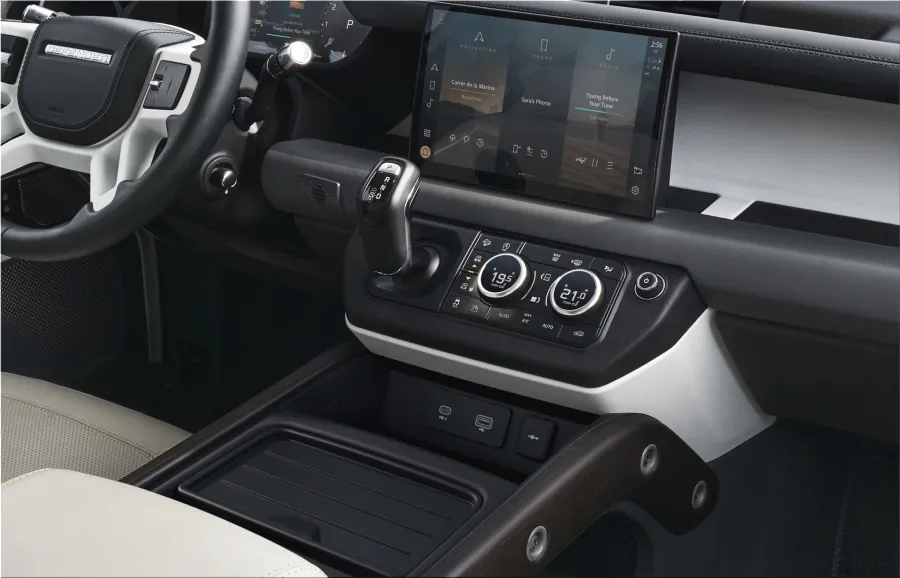 Land Rover Defender 130