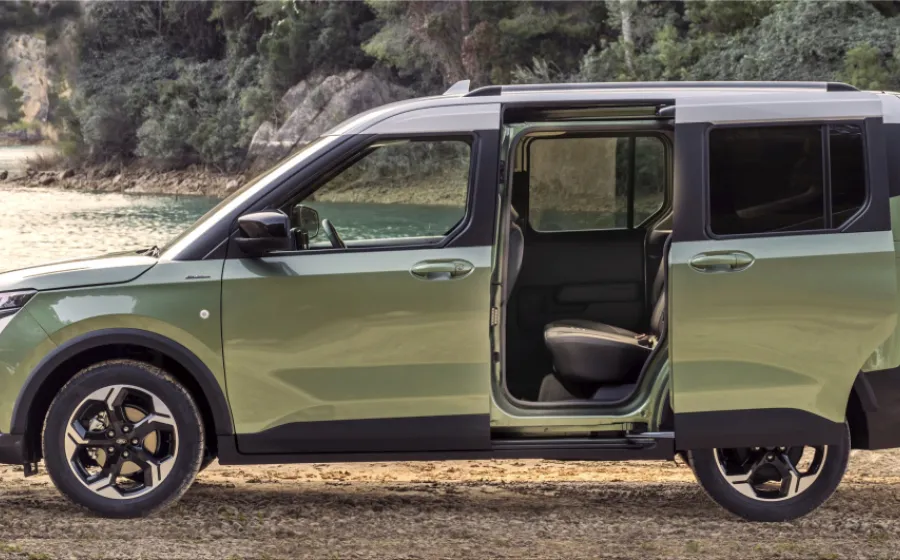 Ford E-Tourneo Courier