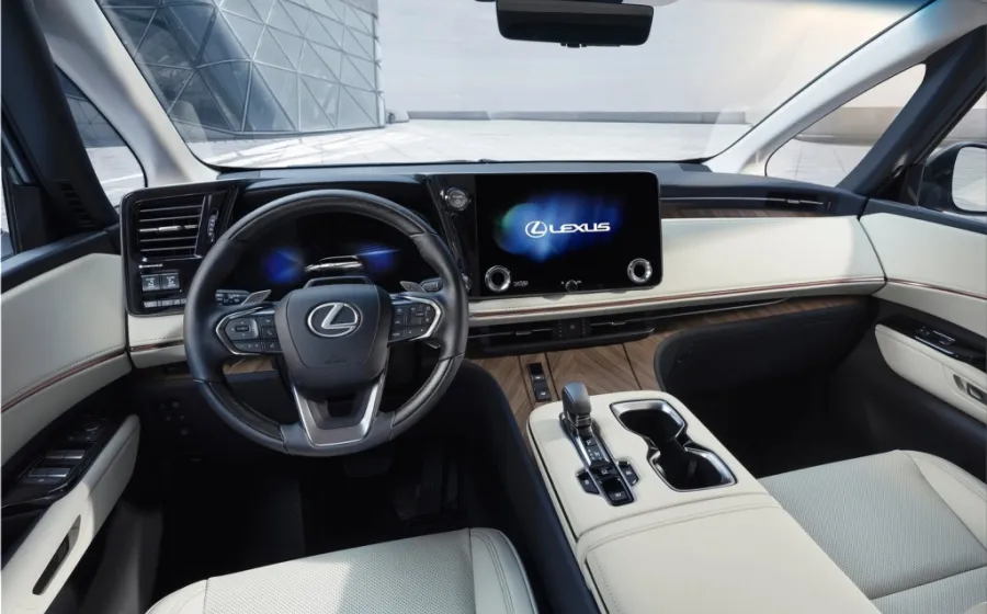 Lexus LM
