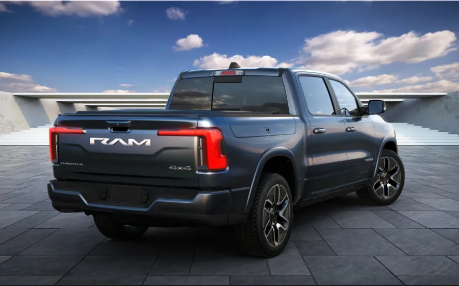 2025 Ram 1500 REV