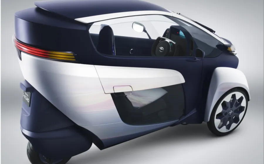 Toyota i-ROAD: Specs, Range and the Logic Behind Its Lean
