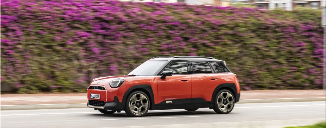 Experience the Future of Urban Driving with the MINI Aceman SE in Favoured Trim