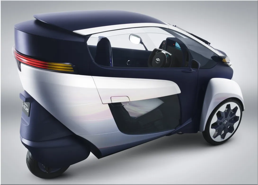 Toyota i-ROAD: Specs, Range and the Logic Behind Its Lean